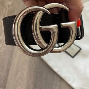 Near perfect Gucci Marmont 85
